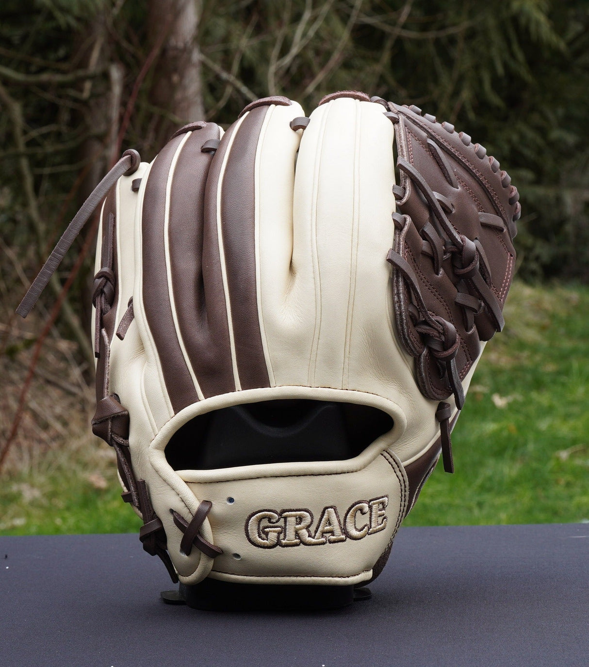 11.75" Infield MG-Closed-Web Grace Glove