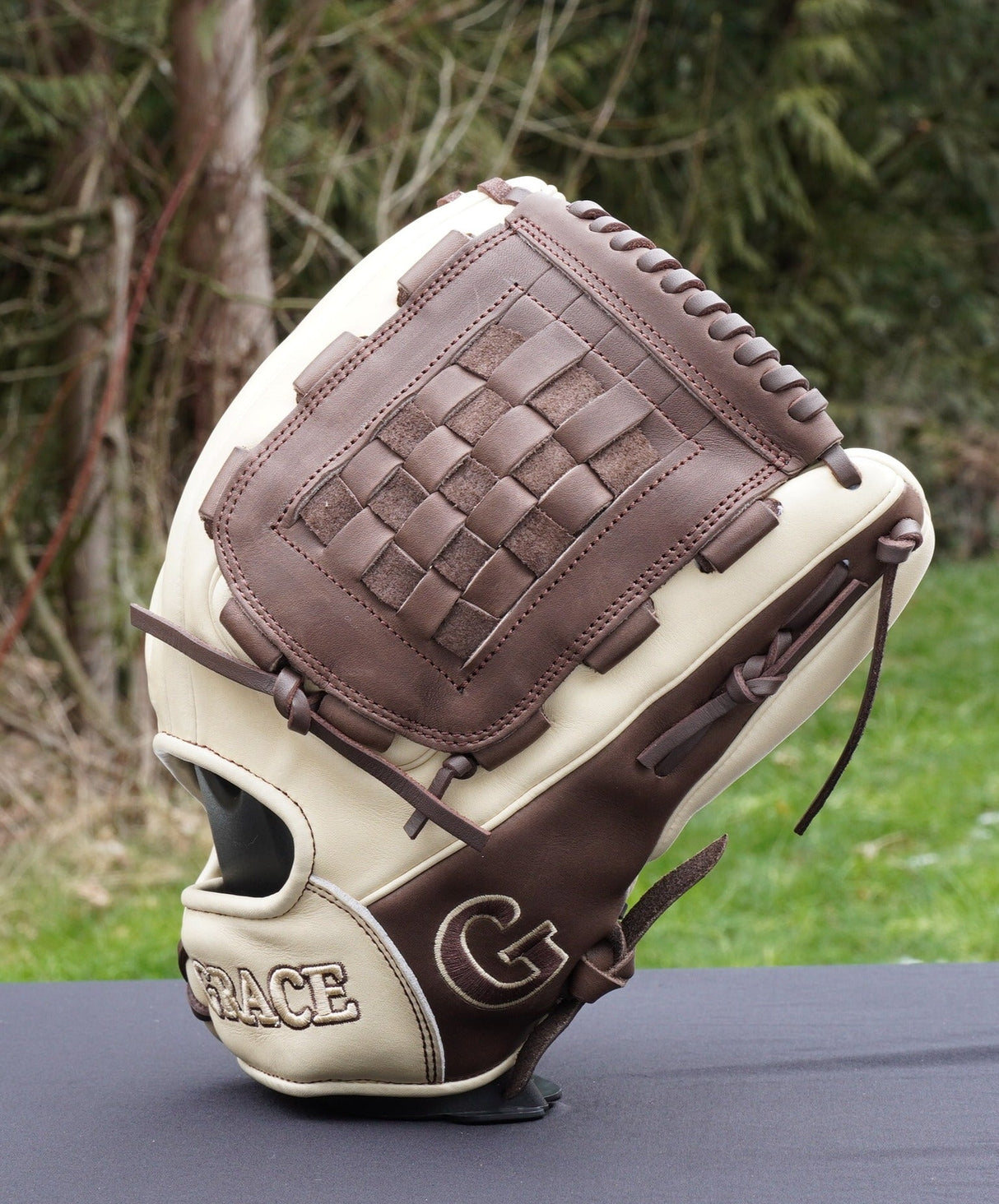 12.50" Outfield Closed Web Grace Glove