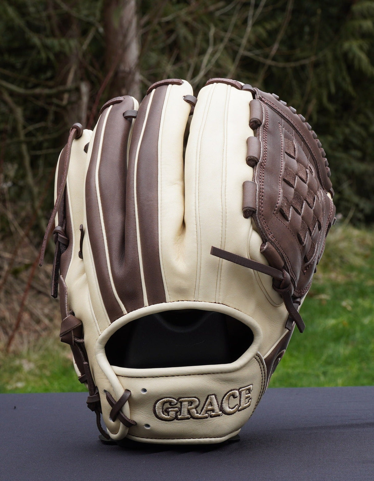 12.50" Outfield Closed Web Grace Glove