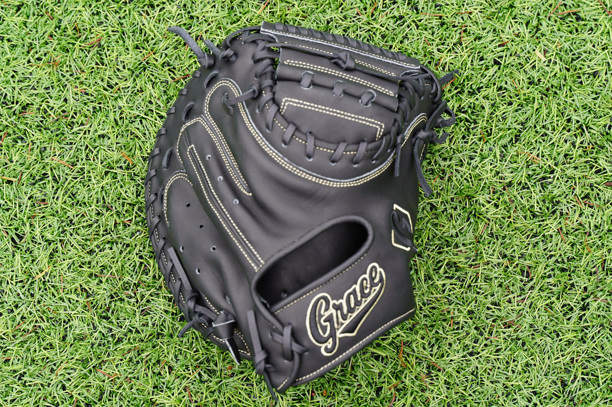 33" Closed Web Catchers Mitt Grace Glove