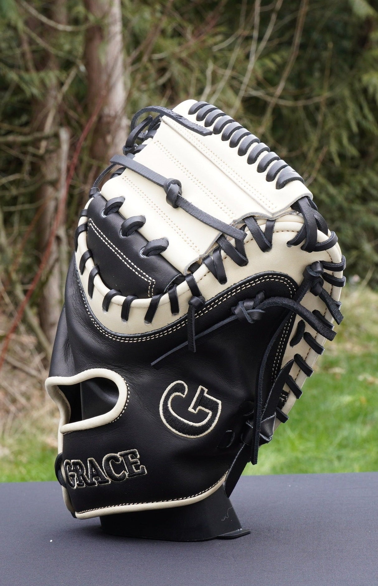 33.5" X-Closed Web Catchers Mitt Grace Glove