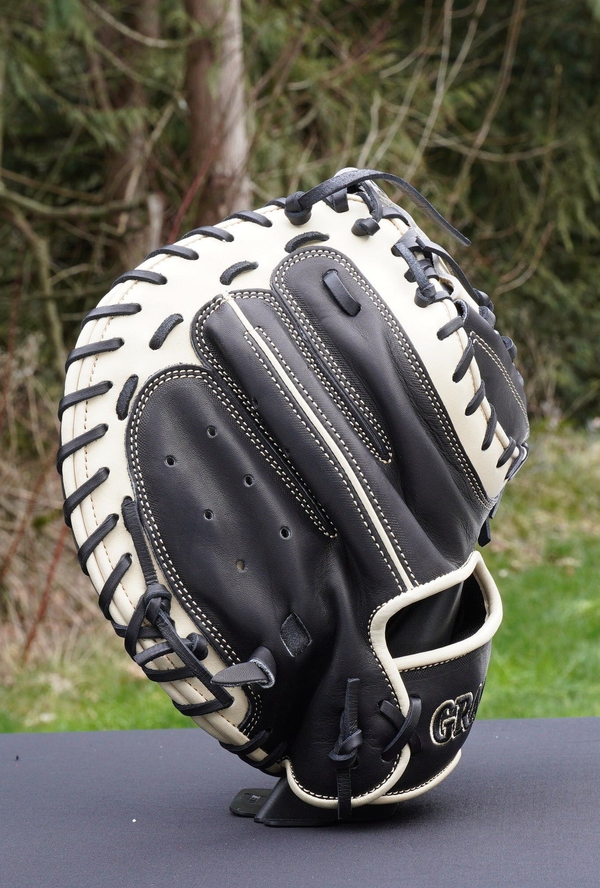 33.5" X-Closed Web Catchers Mitt Grace Glove