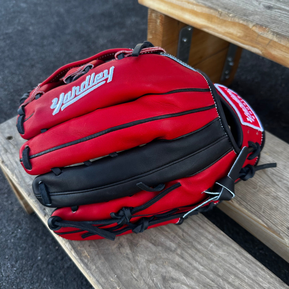 Y2 - 789 Red and Black H-Web 12.50”